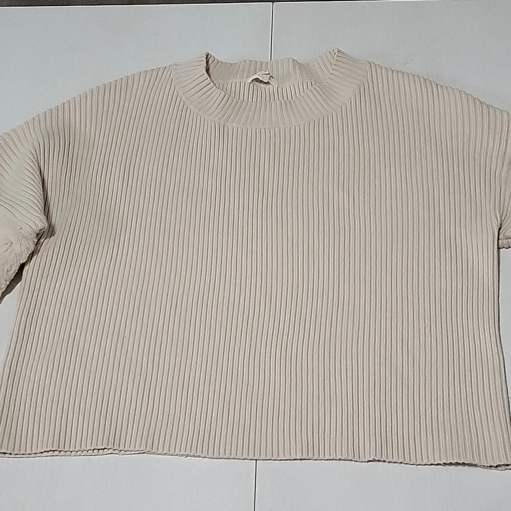 NWOT Easel Medium Cream Ribbed Crewneck Sweater with Plush Cuff Detail - Picture 3 of 7